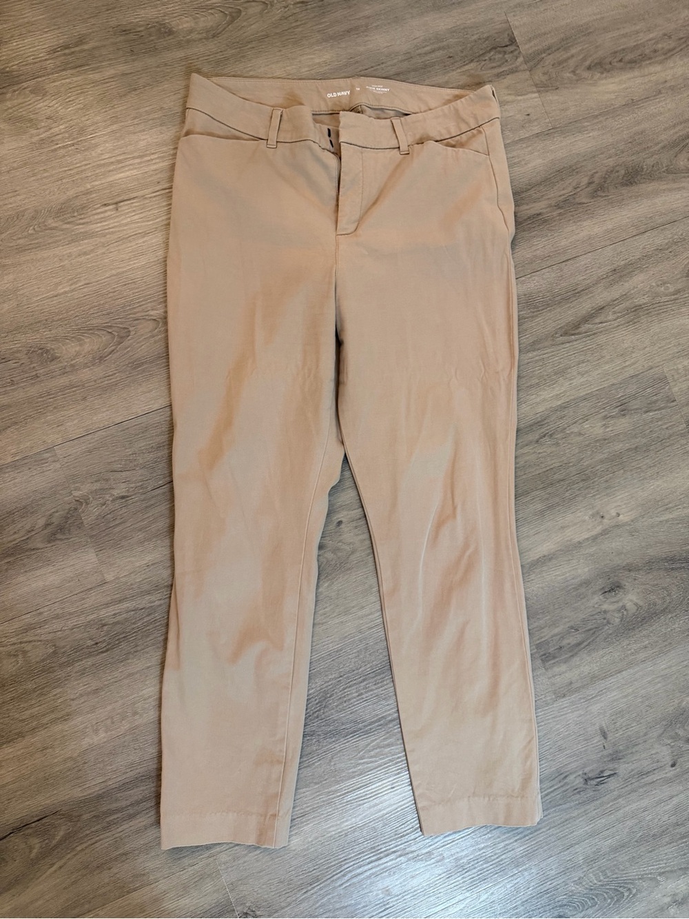 Old Navy Women's Ankle Crop Pants in Beige